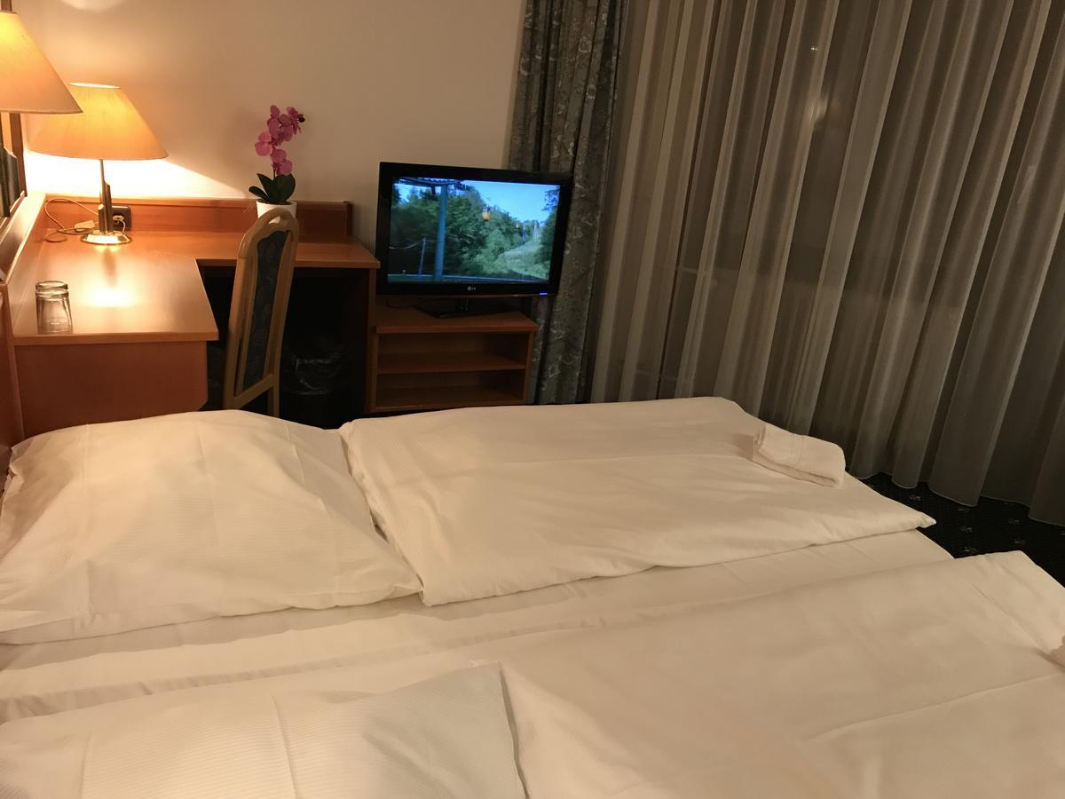 Karaman Group Hotel Bad Nenndorf Esterno foto