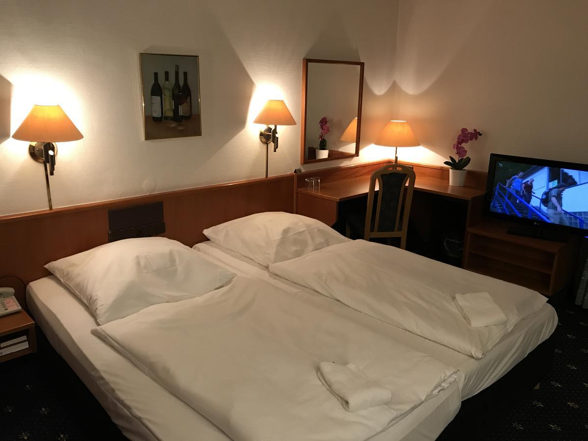 Karaman Group Hotel Bad Nenndorf Esterno foto